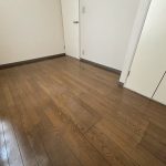 洋室5.6帖(寝室)